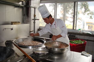 用心烹调团圆美味，燃情服务铸就校庆餐饮保障新篇章